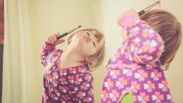 holka girl-6203126 1280